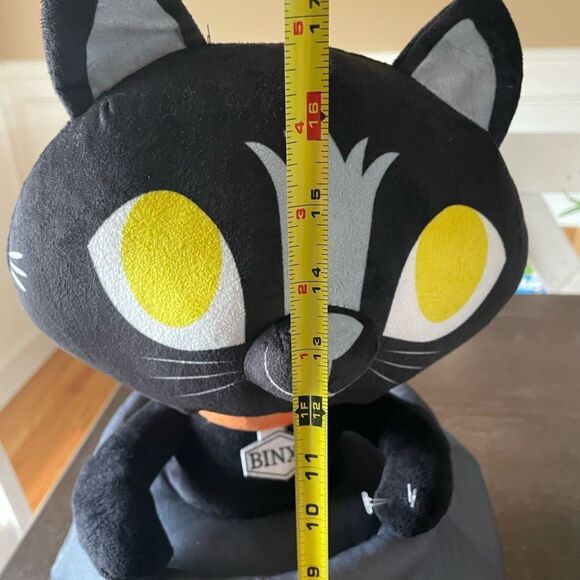 Disney Huge Hocus Pocus Brix Cat in a Cauldron Plush Hocus Pocus Decor - Picture 10 of 13